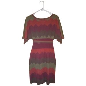 DRESS BARN - VERY SOFT CHEVRON DRES WITH TIE AT WAIST -size sm